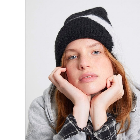 Plushy Fold over Beanie - Picture 4 of 4